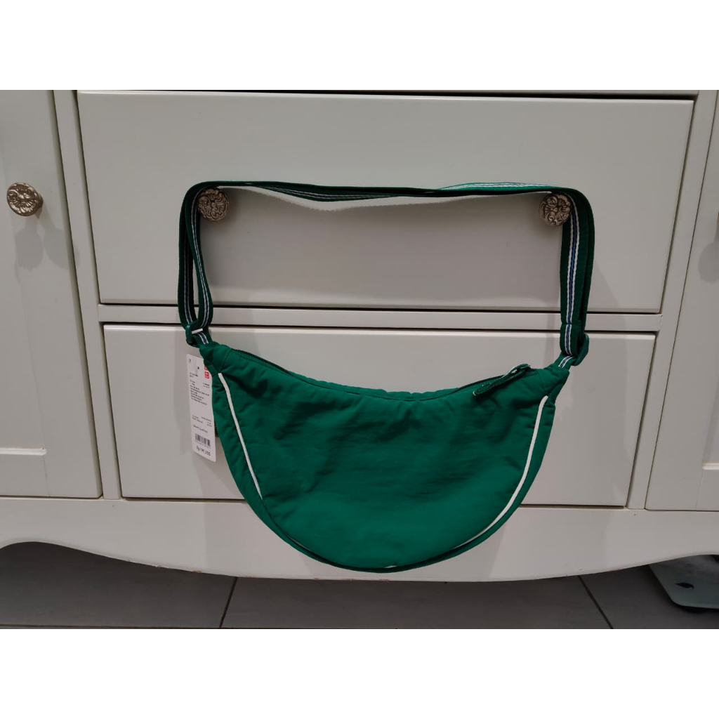 Uniqlo Tas Bahu / Selempang Mini Bulat Wanita Original