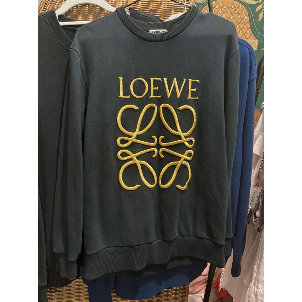Crewneck Loewe Hitam