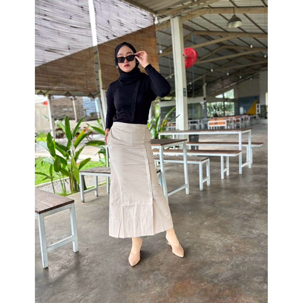 Rok Luna// Rok Variasi Kancing Samping//Rok Combed Strech