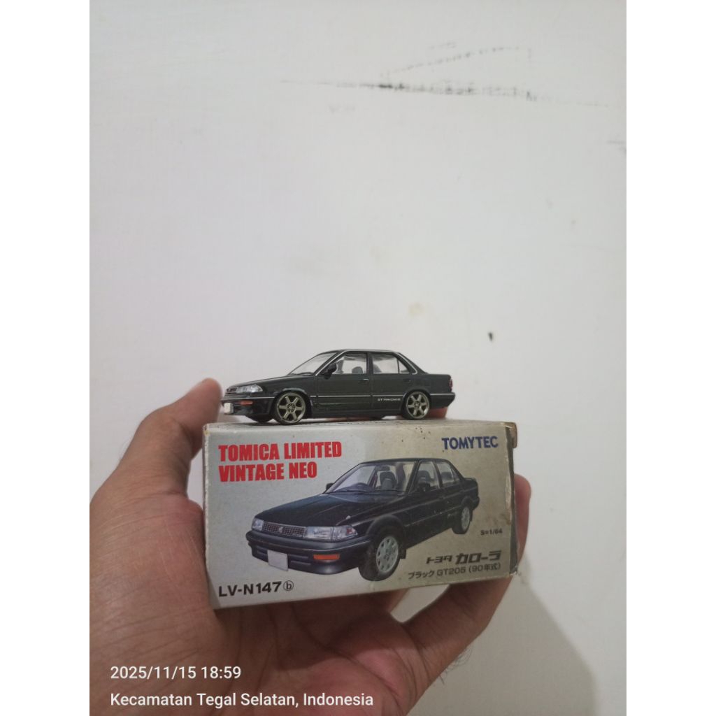 Tomica Limited Vintage Neo LV-N 147 b Toyota Corolla Twincam Hitam Diecast 1/64