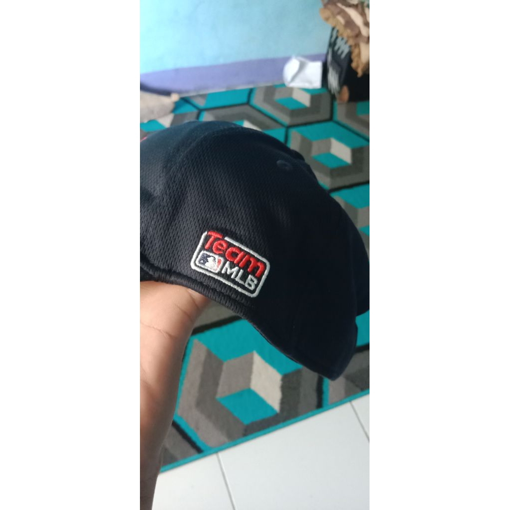 TOPI LOGO B