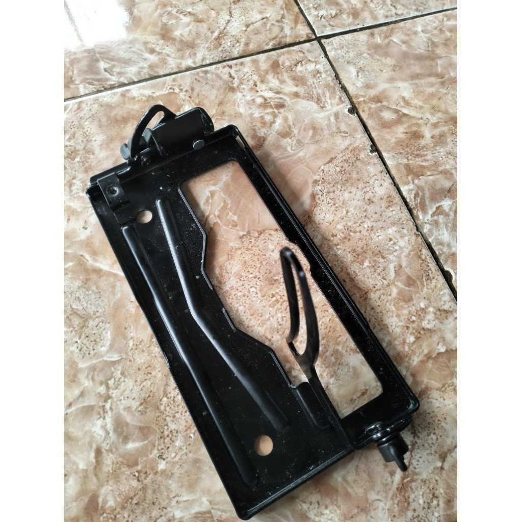 Tataan gergaji potong OSSEL PK 680, bahan besi tebal, Tatakan gergaji potong 7 inch