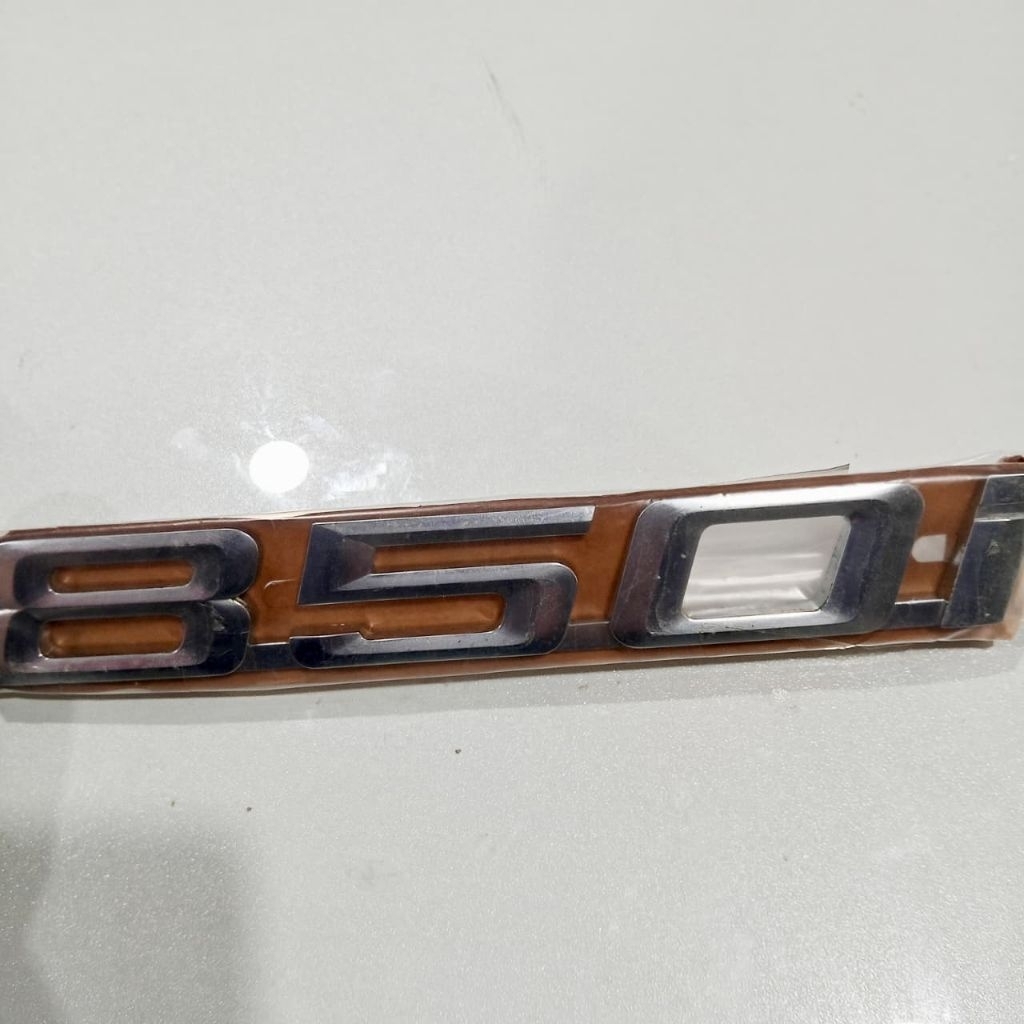 EMBLEM ANGKA LETTER BAGASI BMW 850i