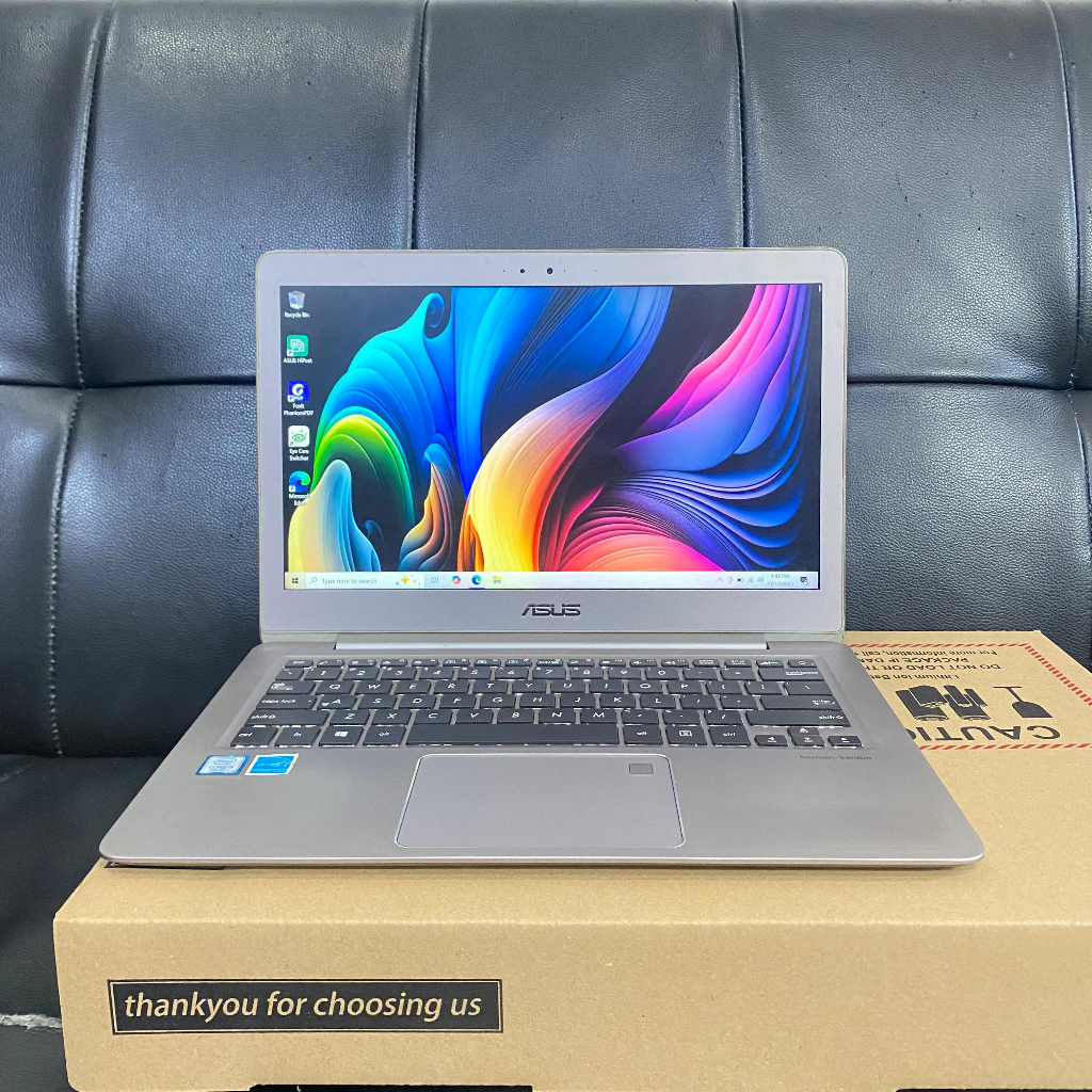 Laptop Asus ZenBook UX330UAK, Core i5 - 7200U, 8/256Gb, Backlight, IPS, Caramel