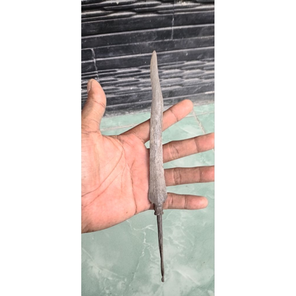 Keris aksesoris motif cacing kanil