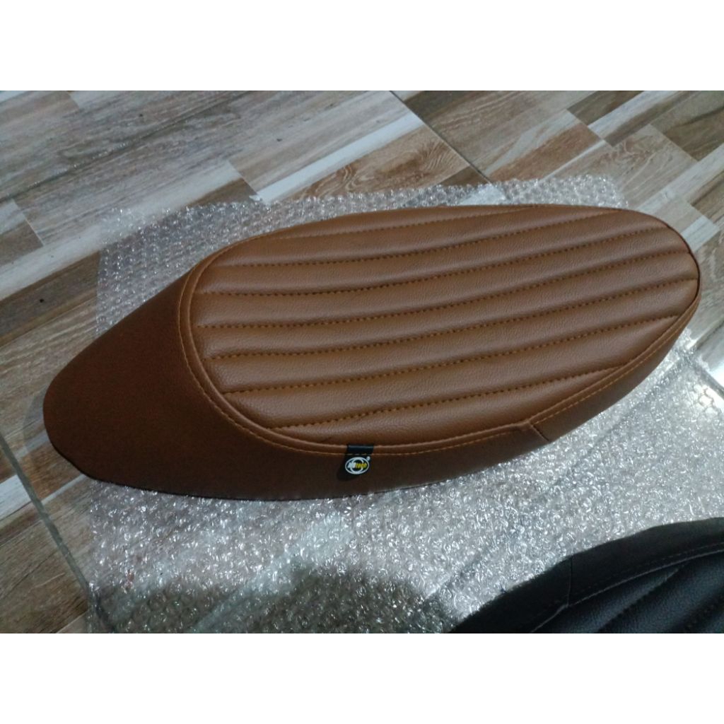 JOK MOTOR C70 MODEL TELOR KULIT FULL MBITECH COKLAT TIMBUL TEBAL