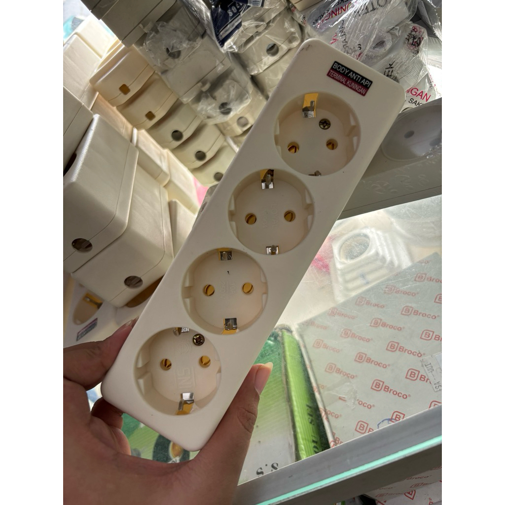 LOYAL Stop Kontak Outbow Colokan Listrik Tanpa Kabel