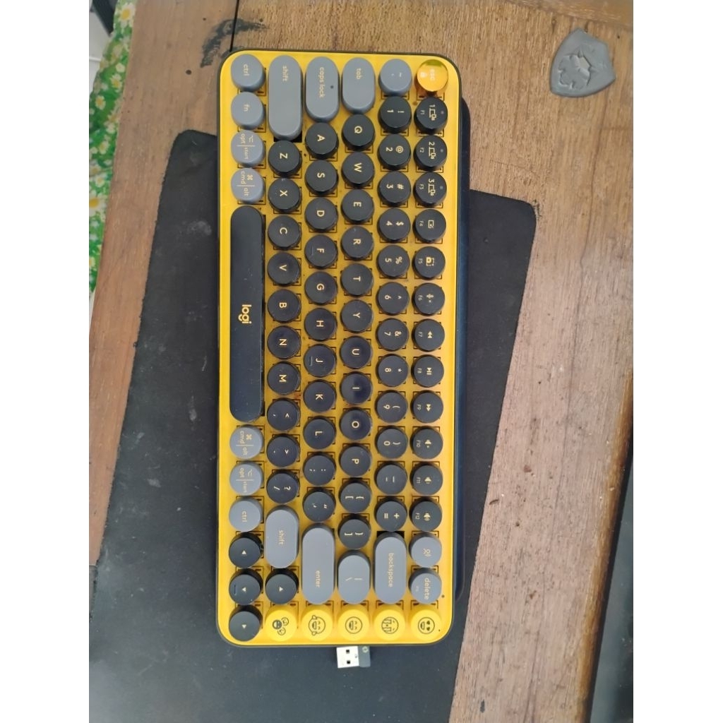 Logitech pop keys mechanical keyboard wireless 2.4 bluetooth dual mode