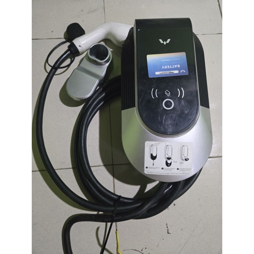 Wall  charger fast charging wuling air ev