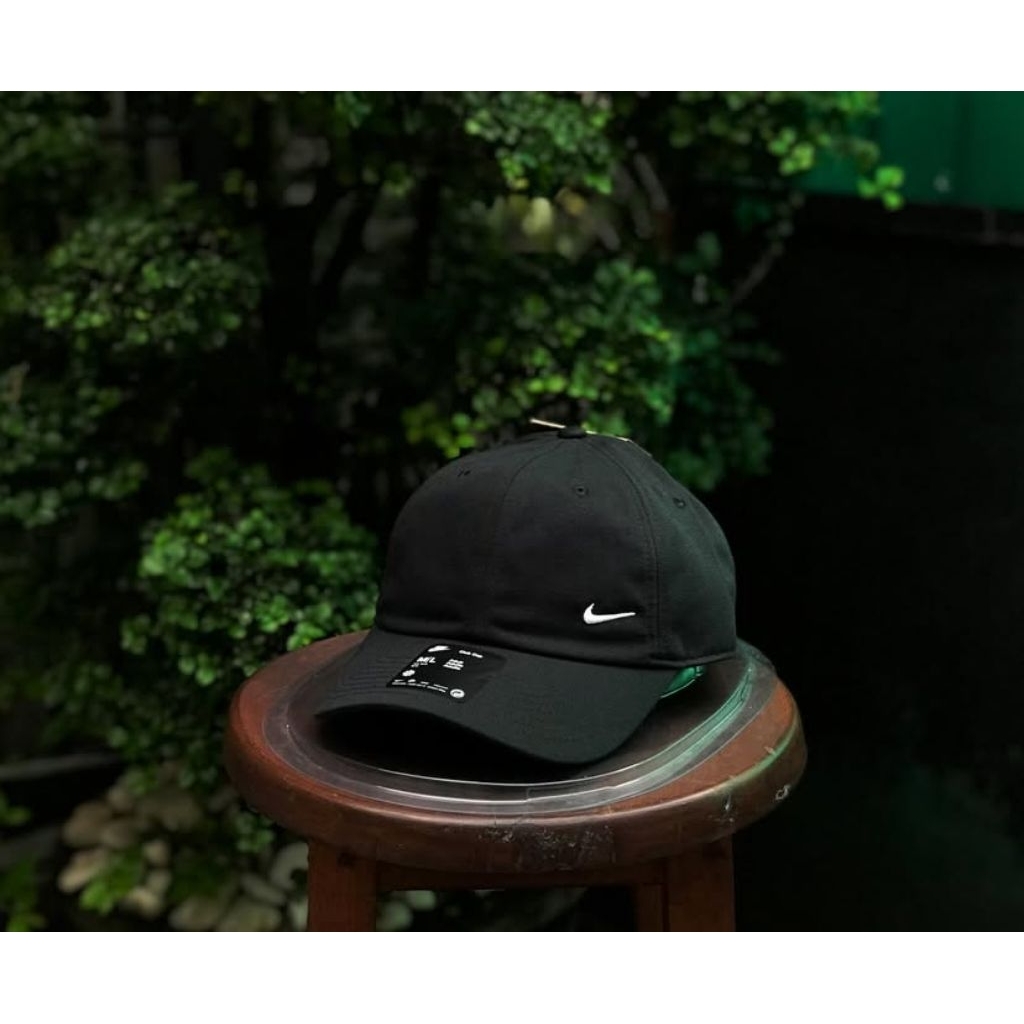 Nike Unstructured Small Swoosh Cap Black White BNWT ORIGINAL BARANG RESMI STORE