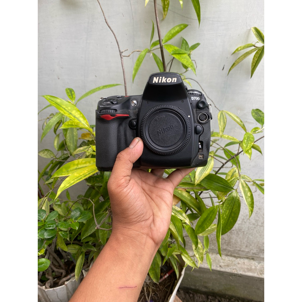 NIKON D700 BODY ONLY NO BOX