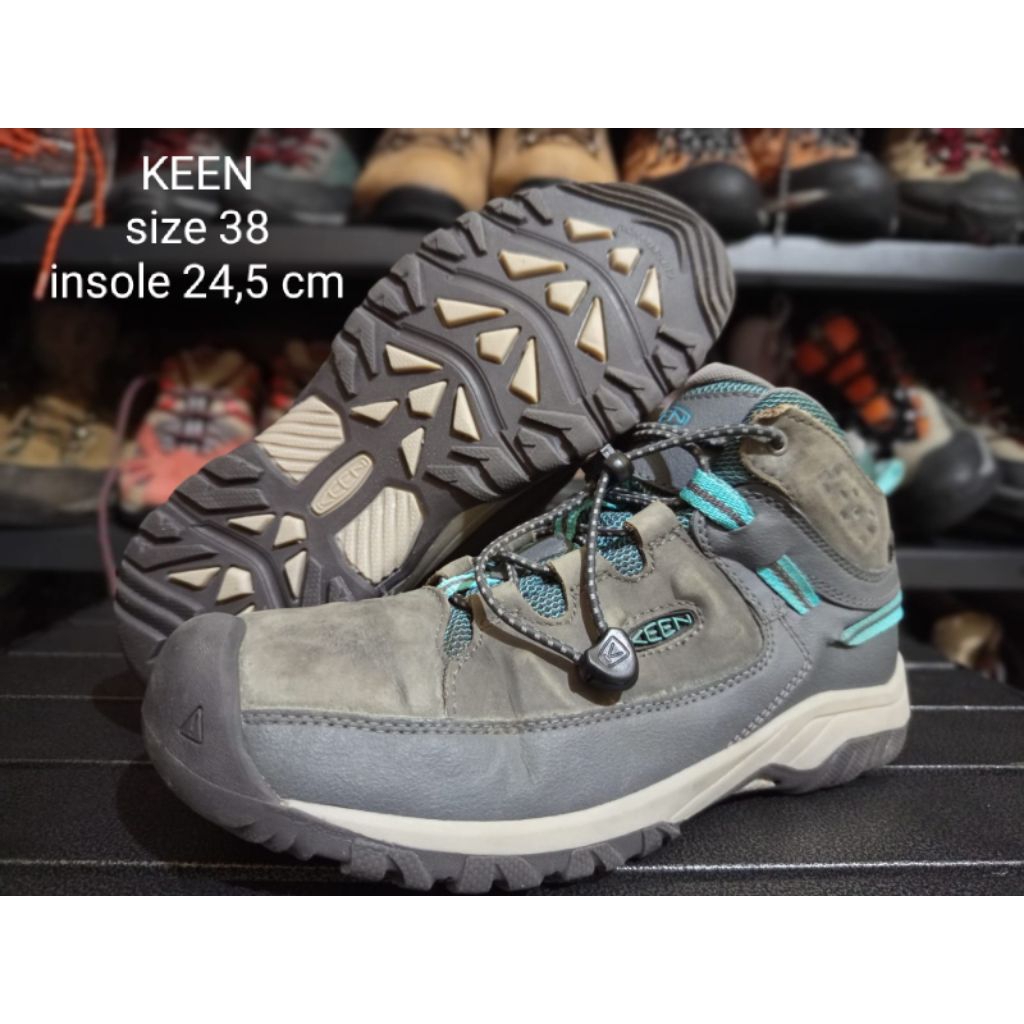 sepatu outdoor KEEN