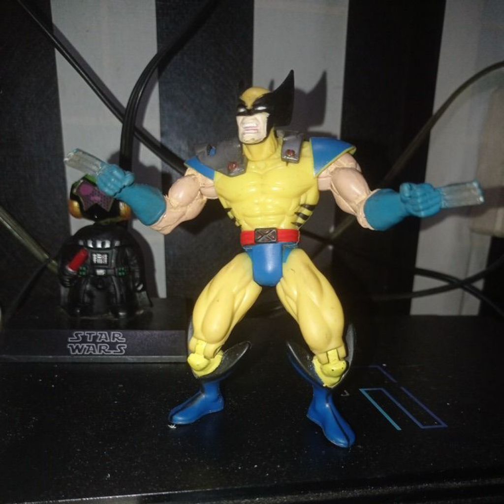 figure wolverine x men.