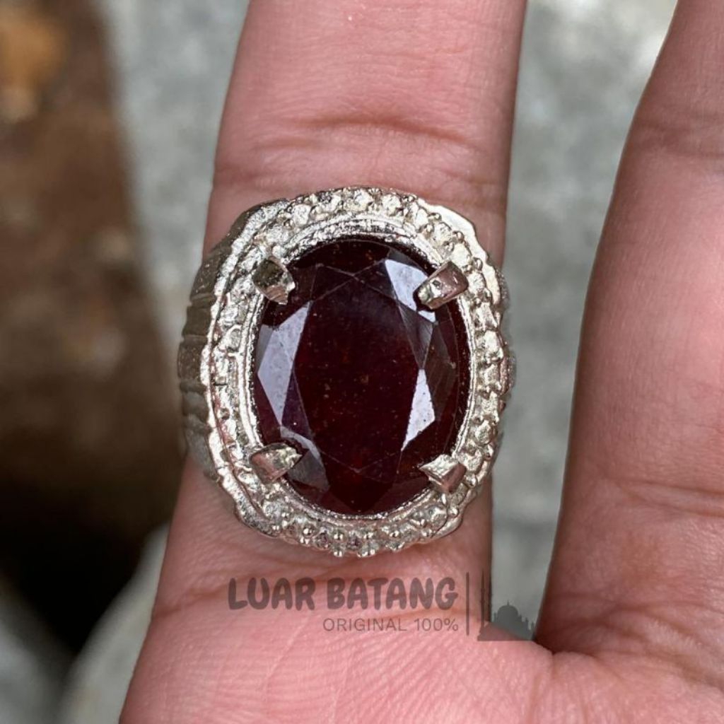 Cincin batu Red Garnet Cutting Oval Garansi Natural 100%
