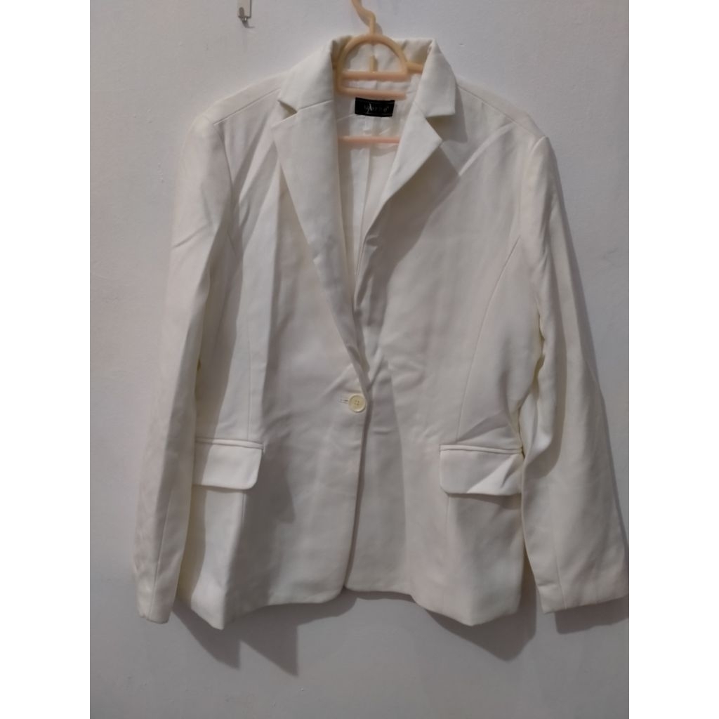 blazer putih preloved