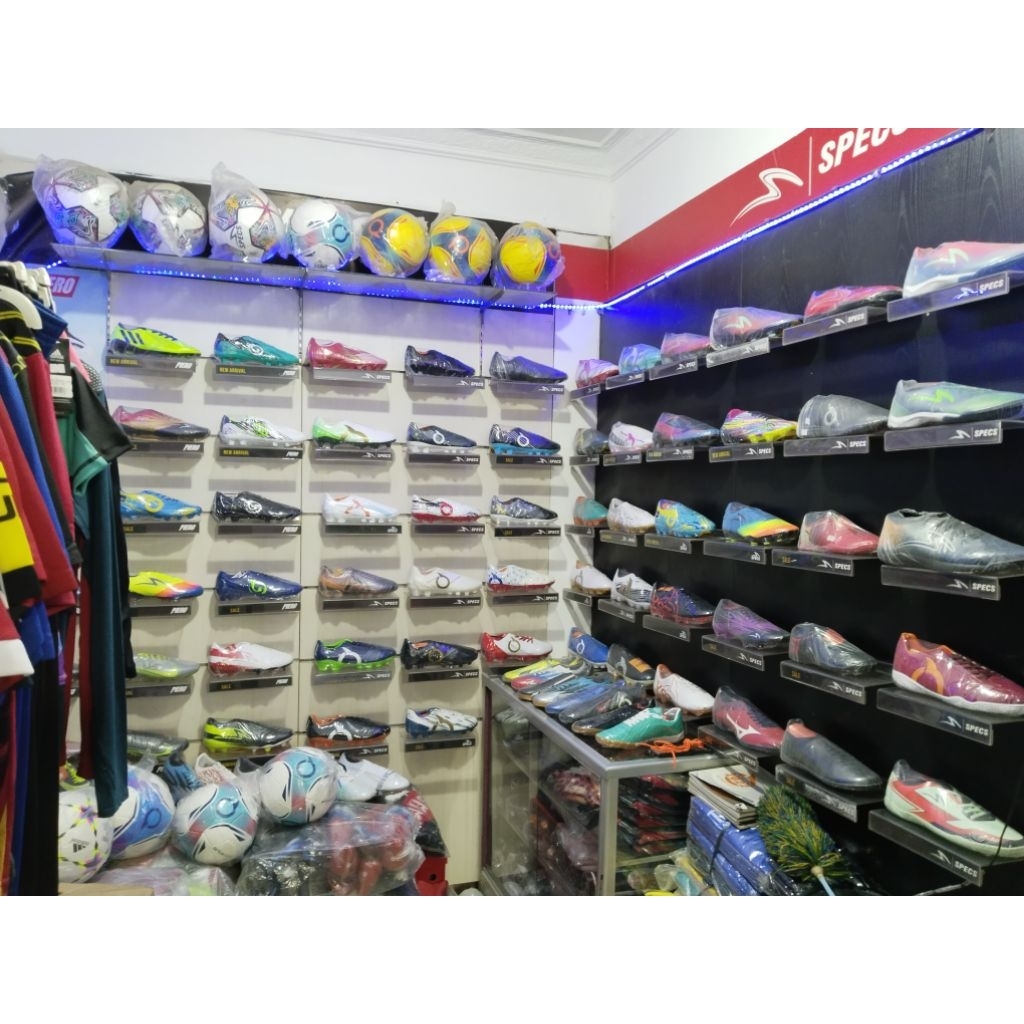sepatu Bola/futsal,cuci gudang