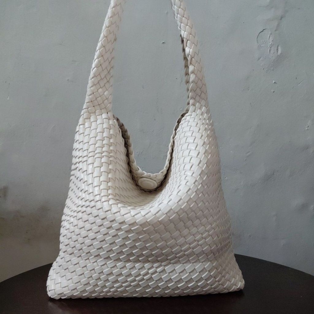 tas preloved / second fashion kulit anyam