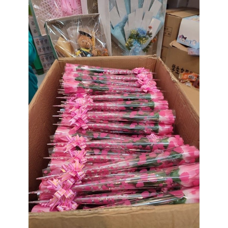 SATU BOX BUNGA MAWAR 12 TANGKAI BUNGA PALSU BUNGA ARTIFICIAL HADIAH PACAR KADO VALENTINE