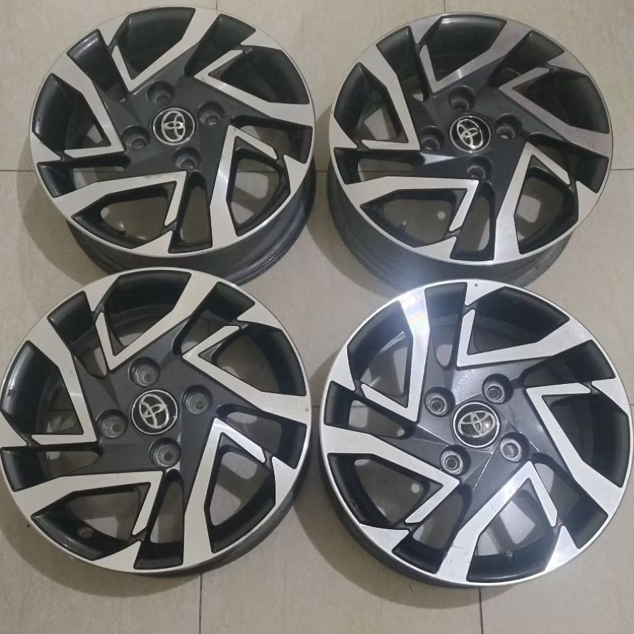 Velg R15 oem Avanza Veloz Facelift (4 velg only)