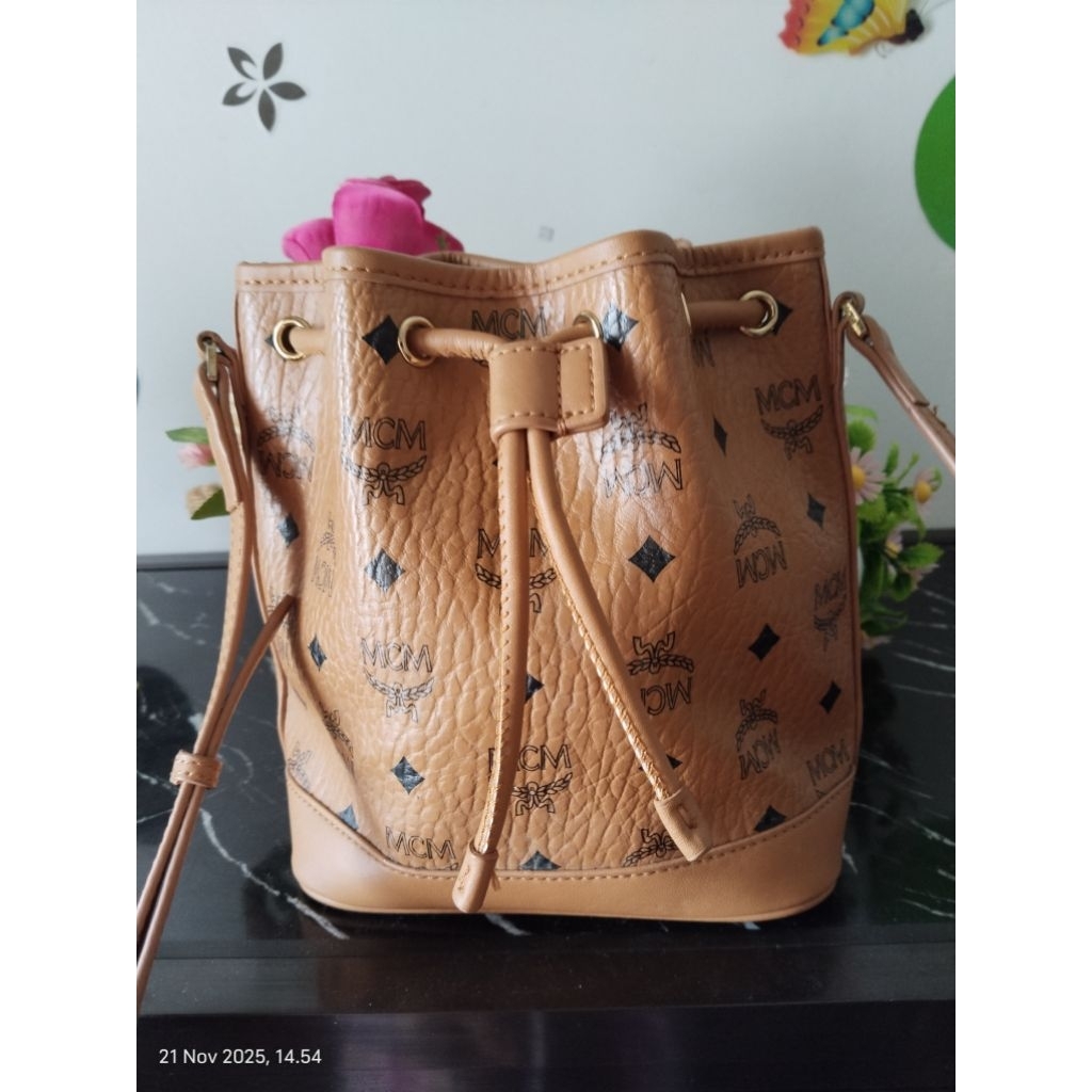 tas bucket mcm pl good condition