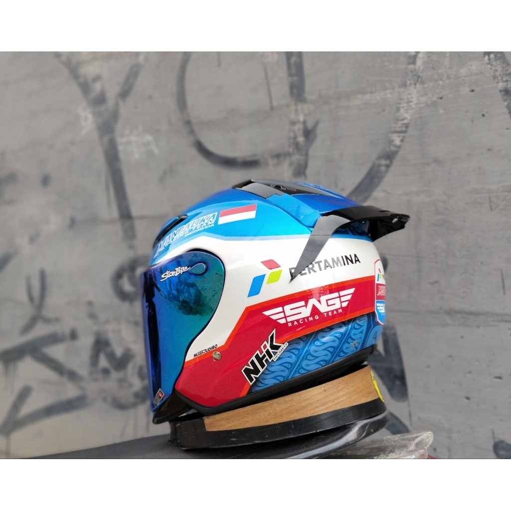 HELM NHK R6 CORAK MANDALIKA PERTAMINA GP SERIES, PAKET GANTENG VENOM VISOR WITH SPOILER SLOT INTERCO