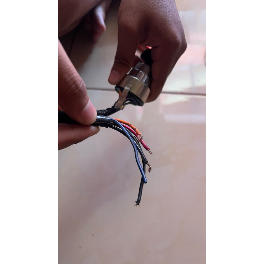 kunci kontak suzuki trs