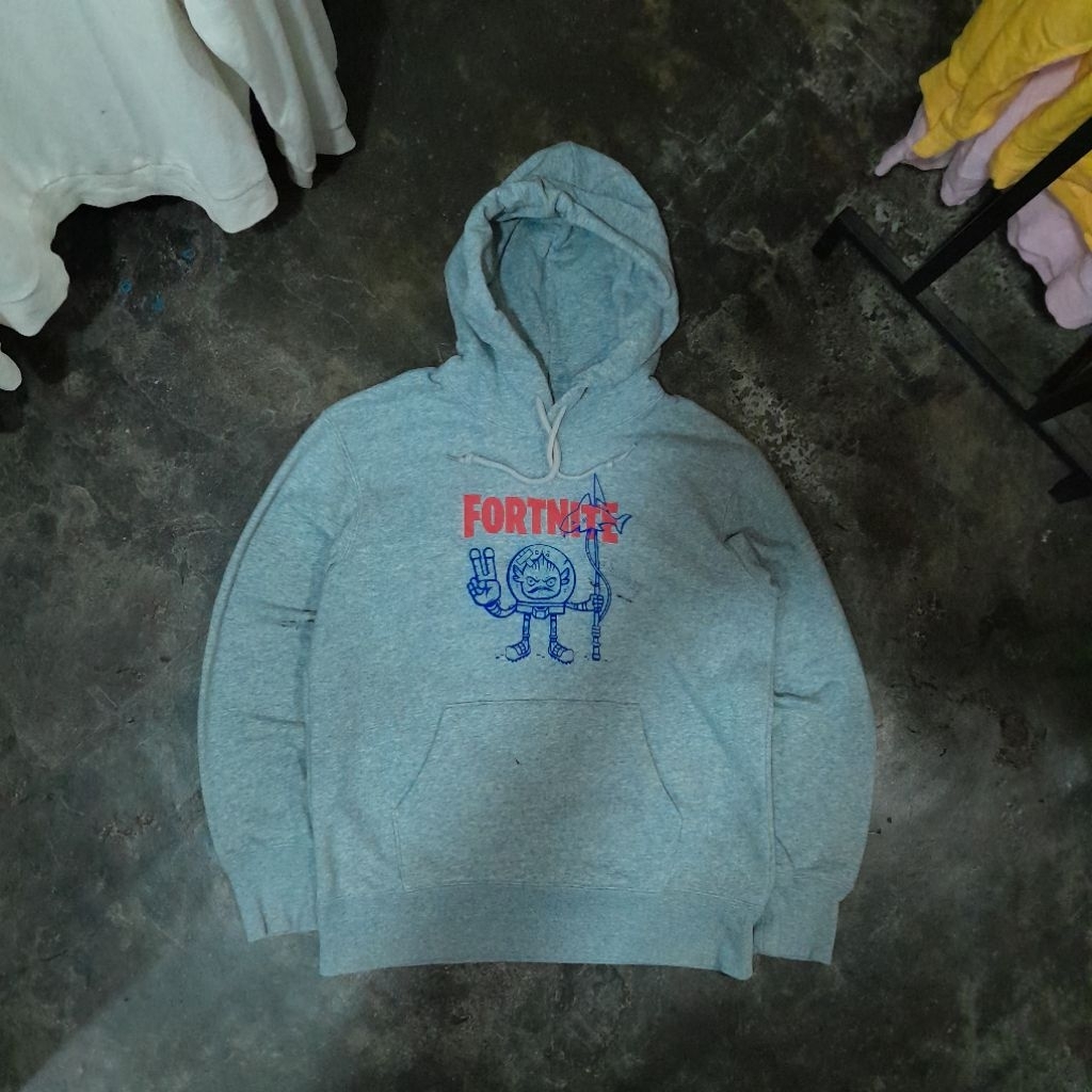 UNIQLO X FORTNITE HOODIE MISTY GREY