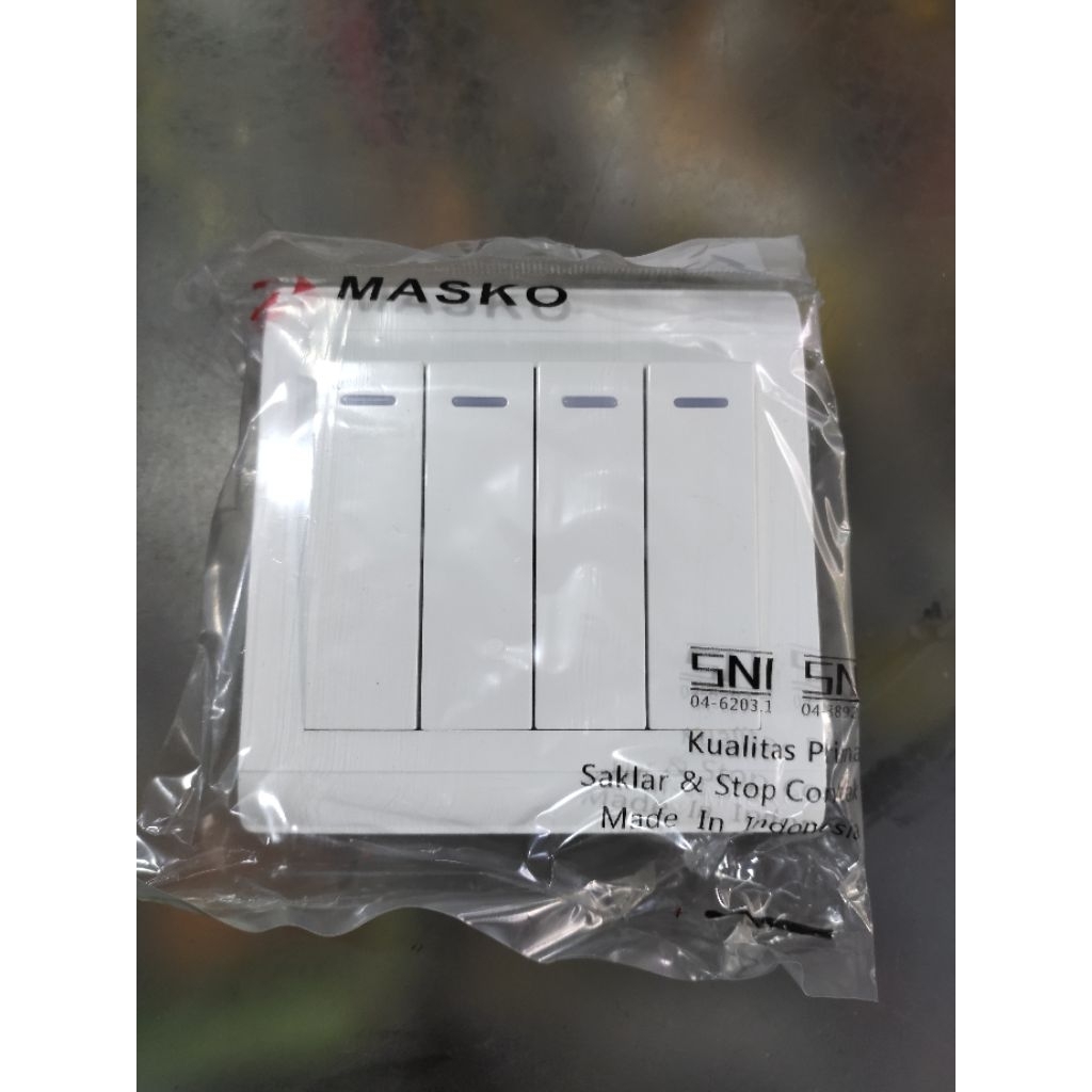 SAKLAR 4 GANG KRISTA PUTIH K-214 SNI MEREK MASKO