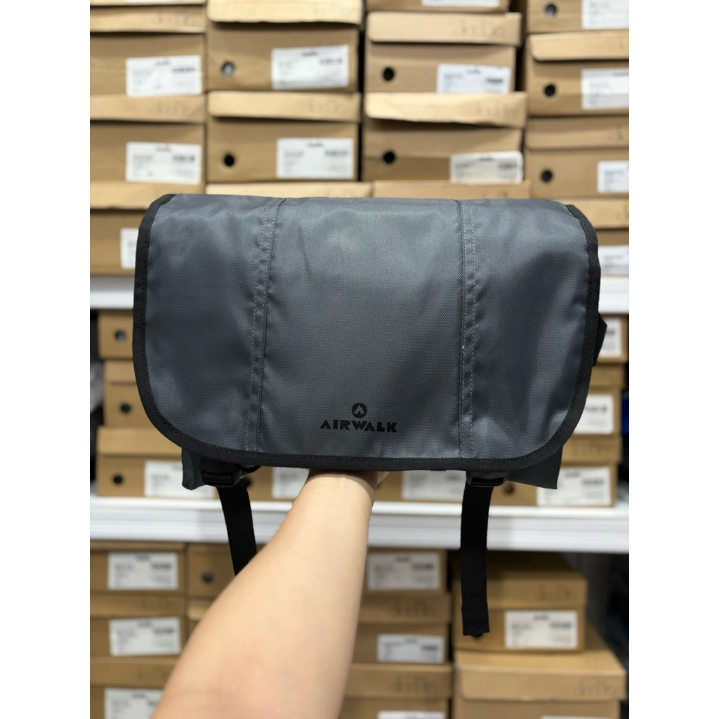 TAS AIRWALK DUBLIN SLING BAG TAS LAPTOP SELEMPANG GREY AIWSB250301G TAS SELEMPANG SLING WAIST BAG OR