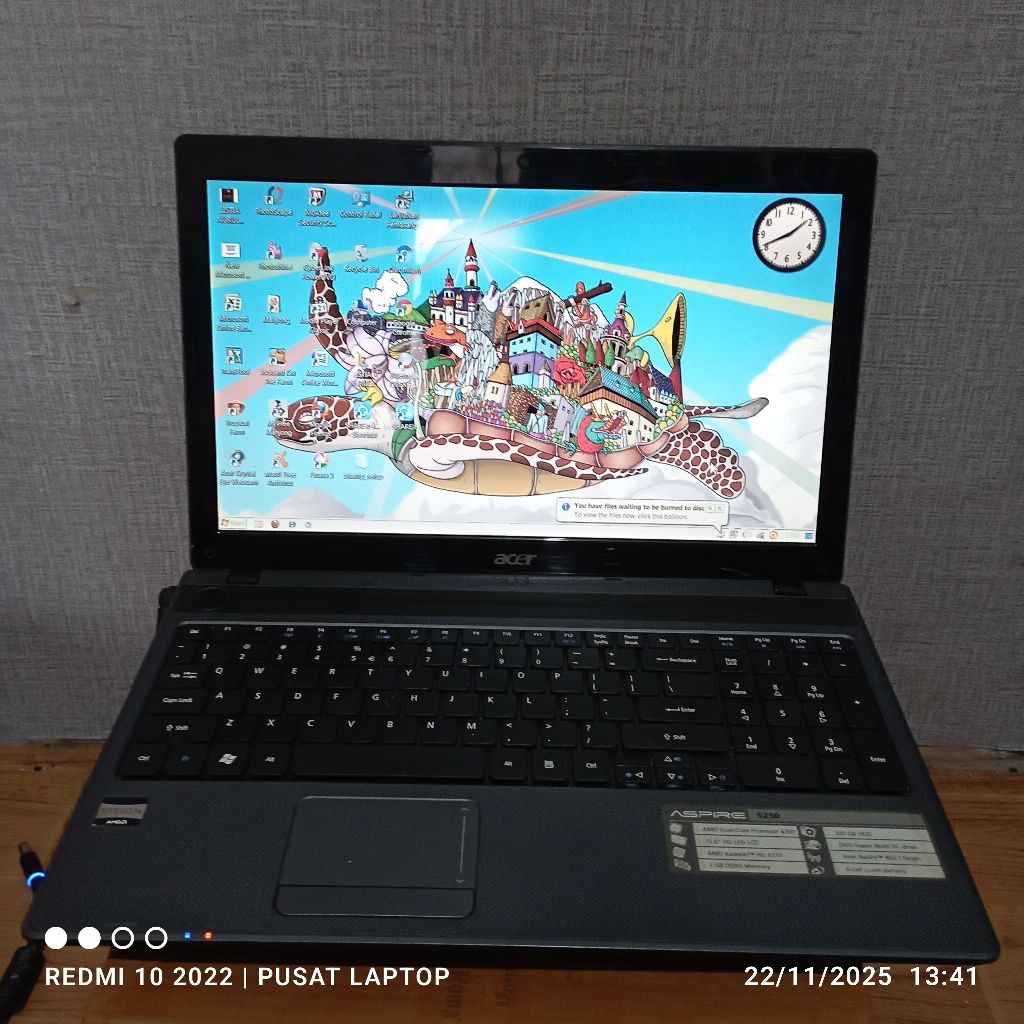 Laptop Acer Aspire 5250 series windows 7 Prosesor AMD E-300 Ram3gb HDD320gb Lcd15in mesin normal tes