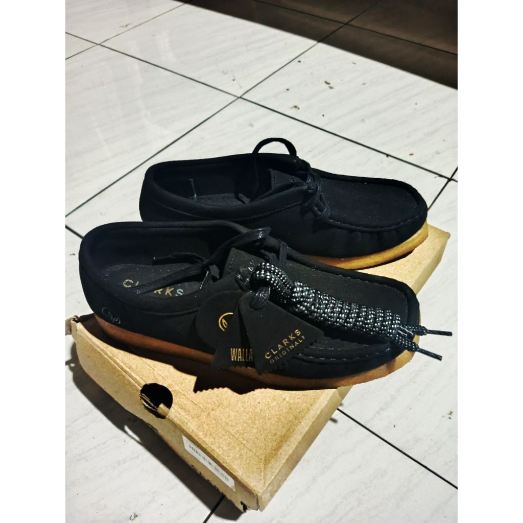 Sepatu Clarks wallabee black original