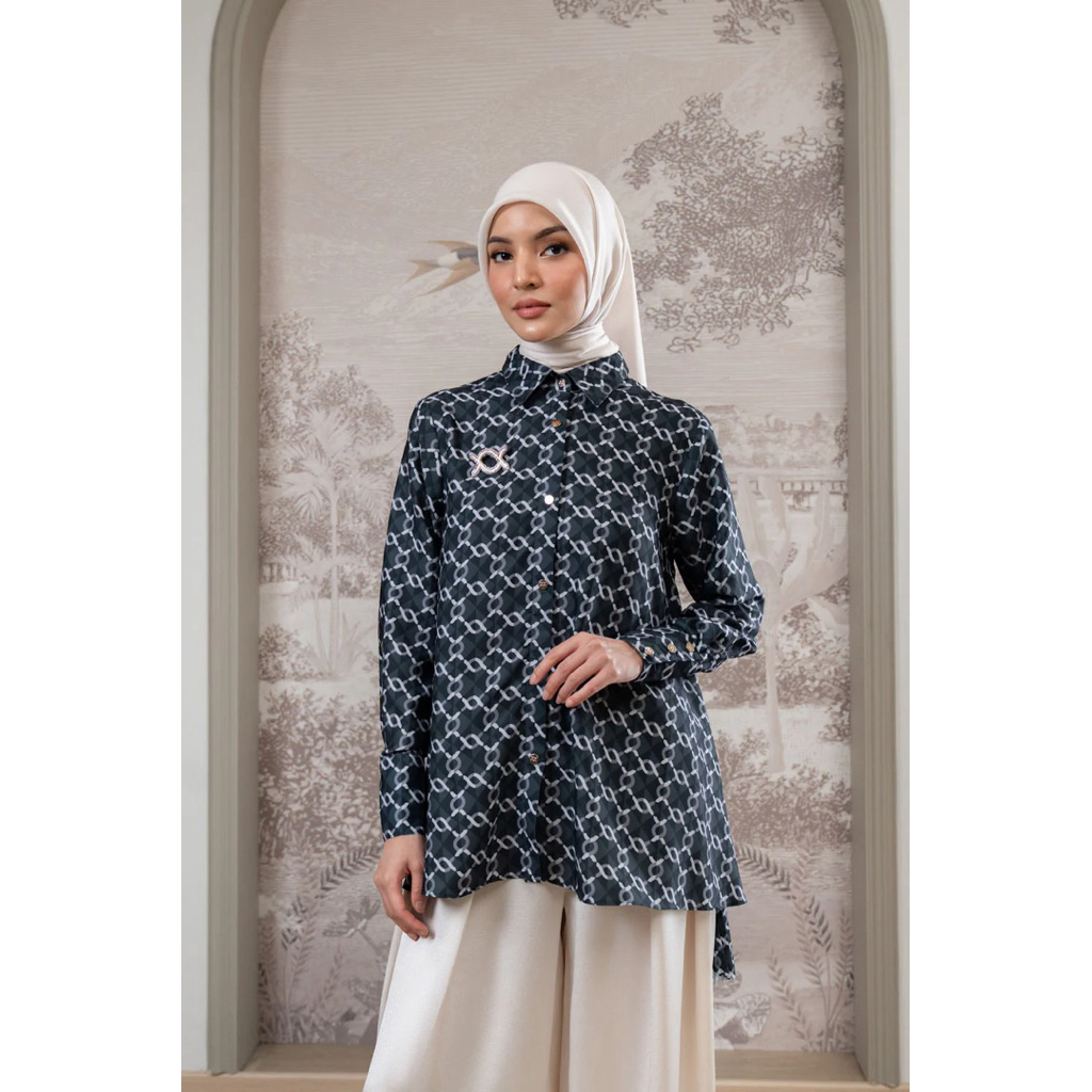 Monogram Pleated Shirt Wearing Klamby