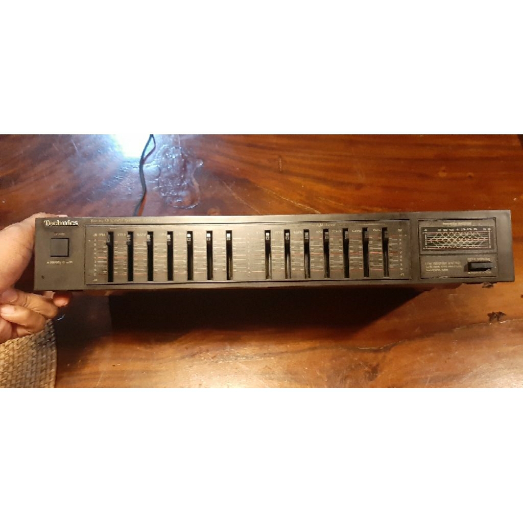 Equalizer TECHNICS SH8016