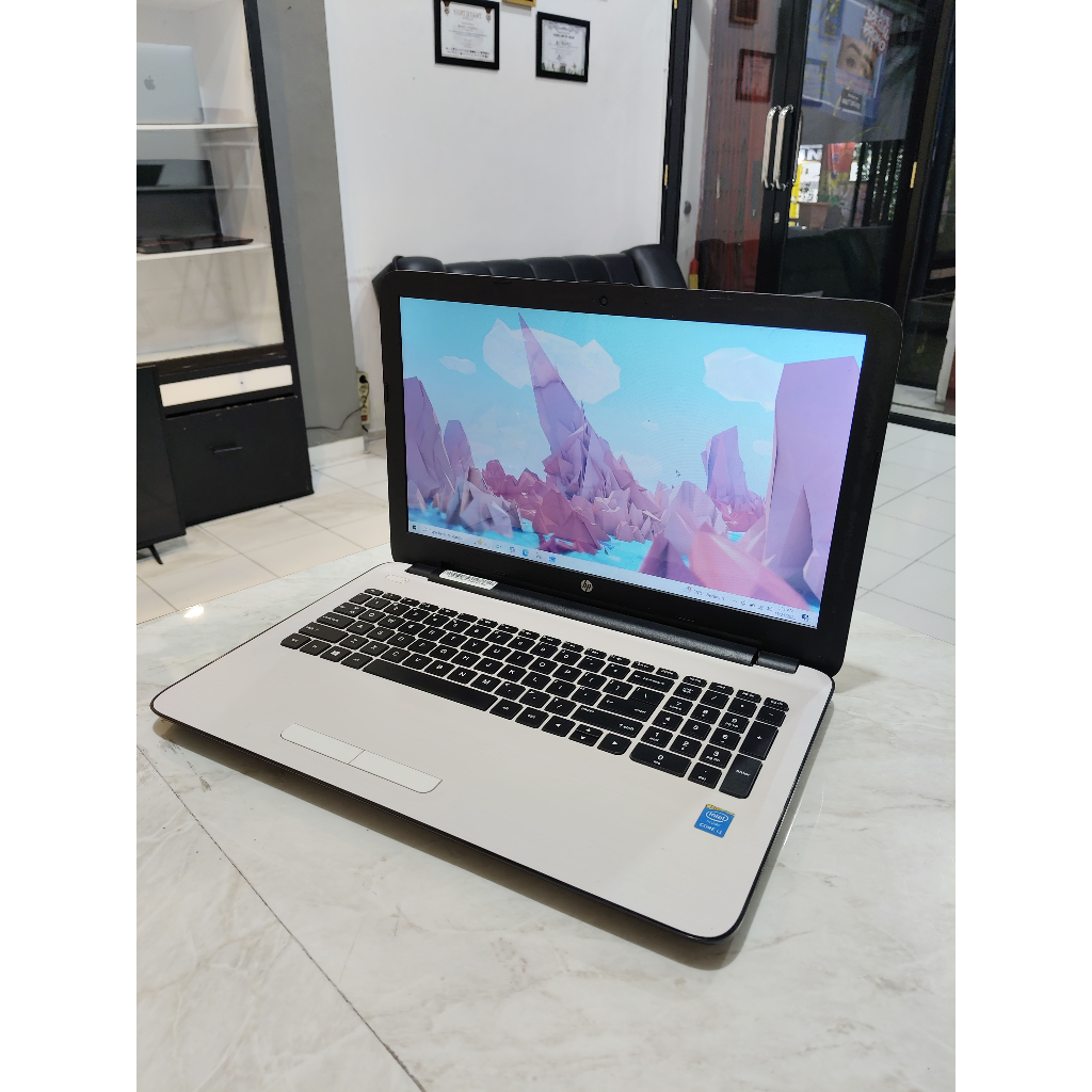 Laptop Hp15 Intel Core i3 RAM 8GB Dual Storage Keyboard Empuk
