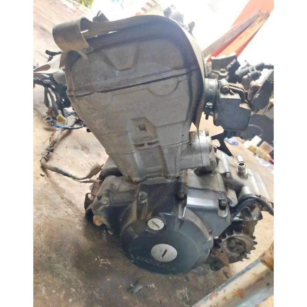 mesin Honda CB150R Verza Meg pro new barang asli original copotan masih standar,,