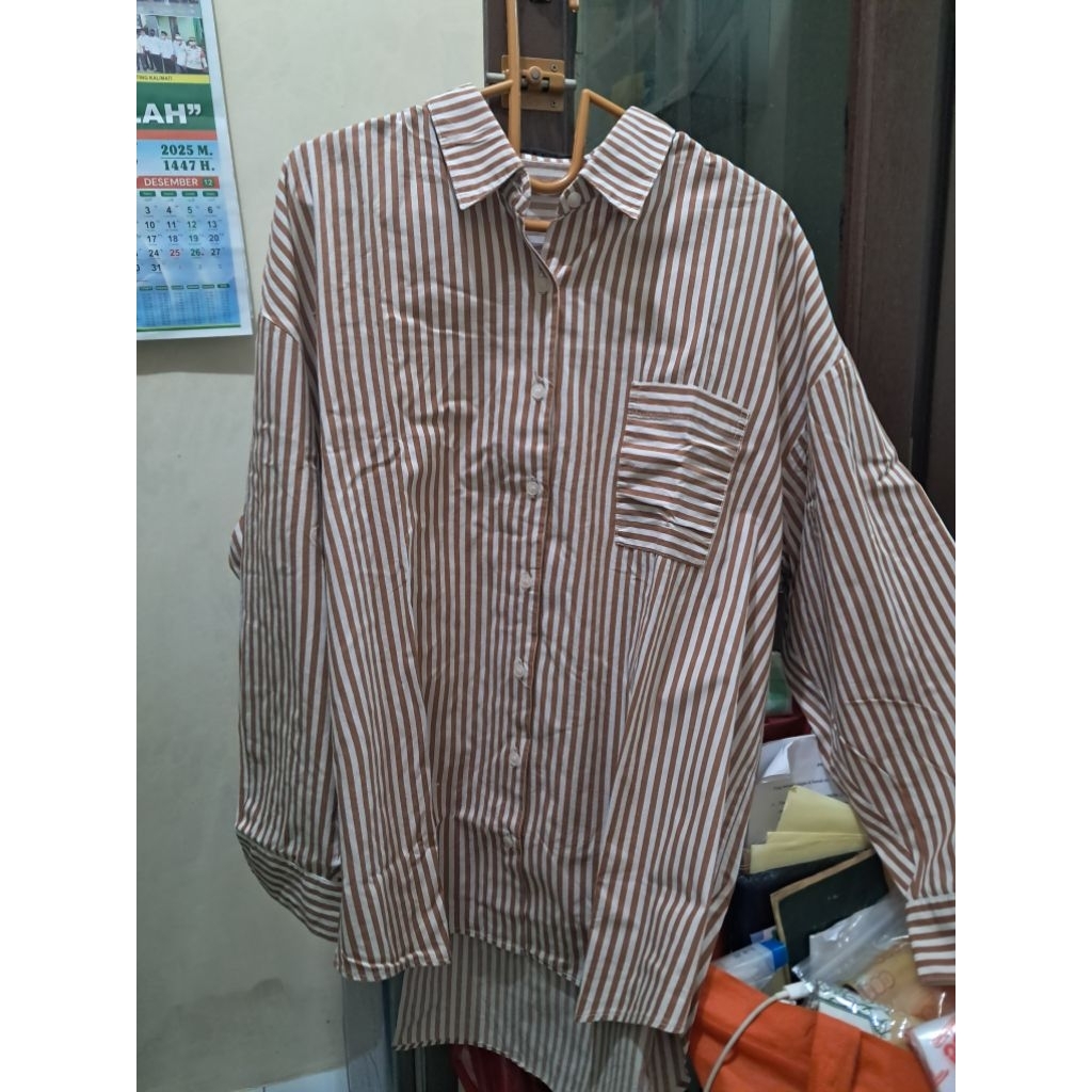 PRELOVED Kemeja Wanita KLA by Itang Yunasz - Callie Beige