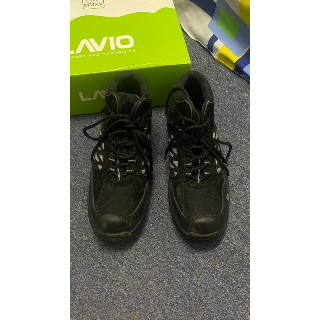 Lavio Sepatu