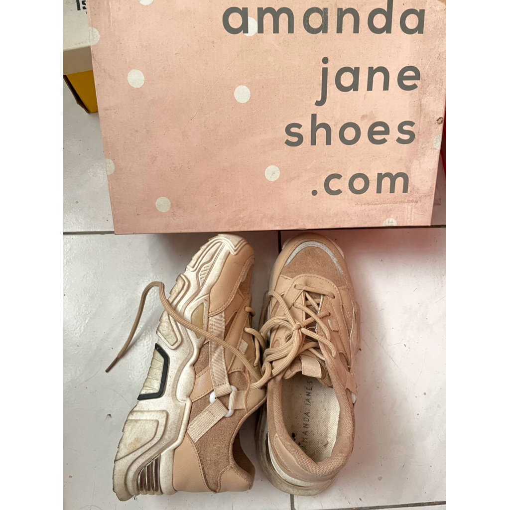 sepatu amanda jane