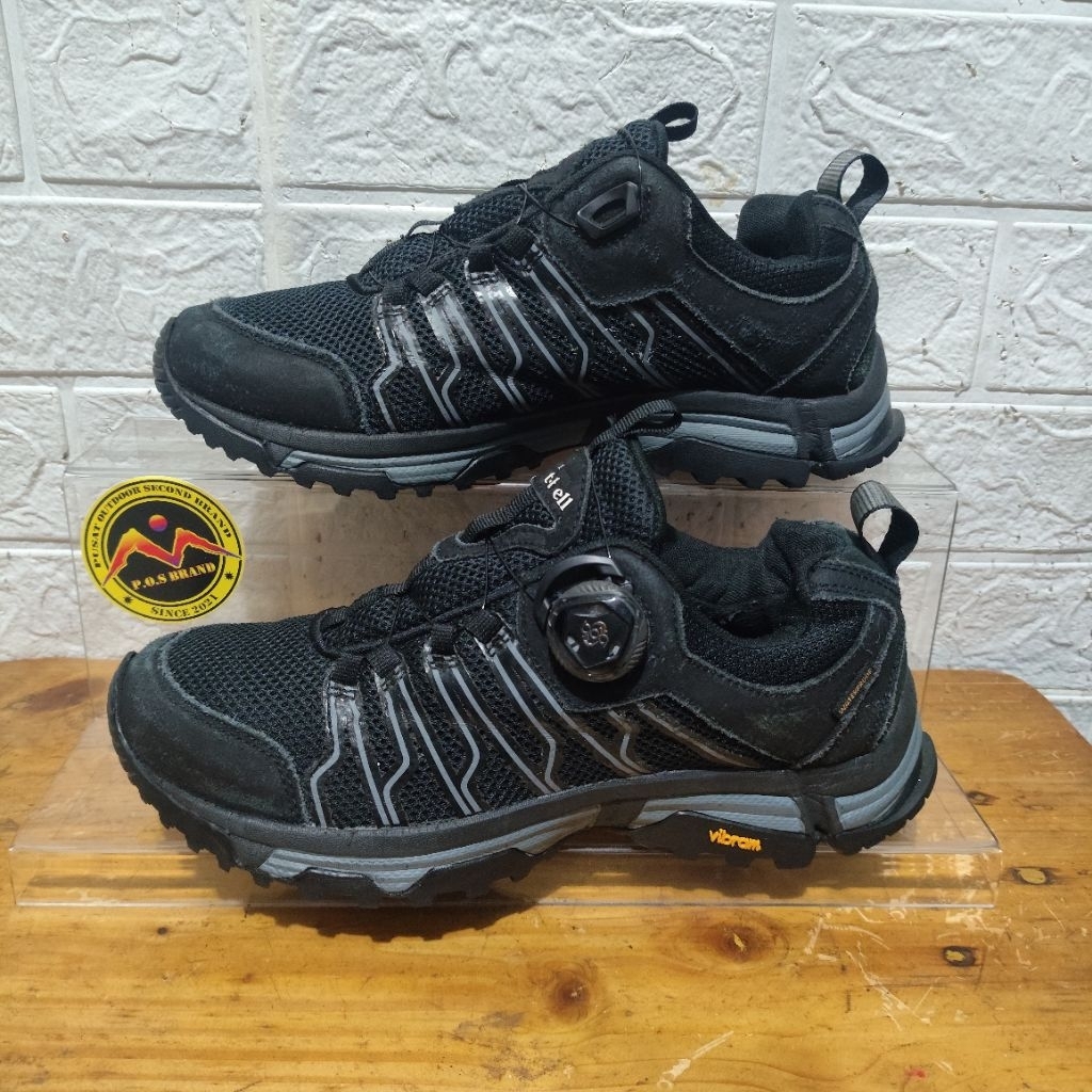 sepatu outdoor Montbell boa system second