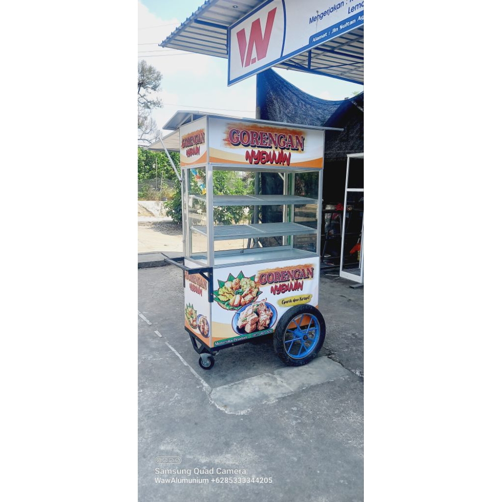 Gerobak atau rombong gorengan