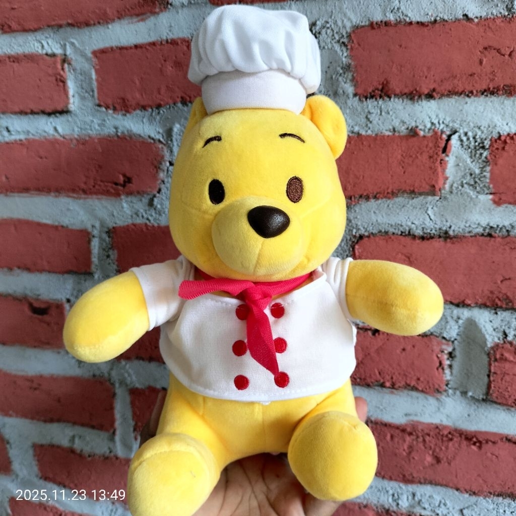 BONEKA WINNIE THE POOH KOSTUM KOKI - BONEKA POOH DIGIGIT LEBAH TAWON DISNEY