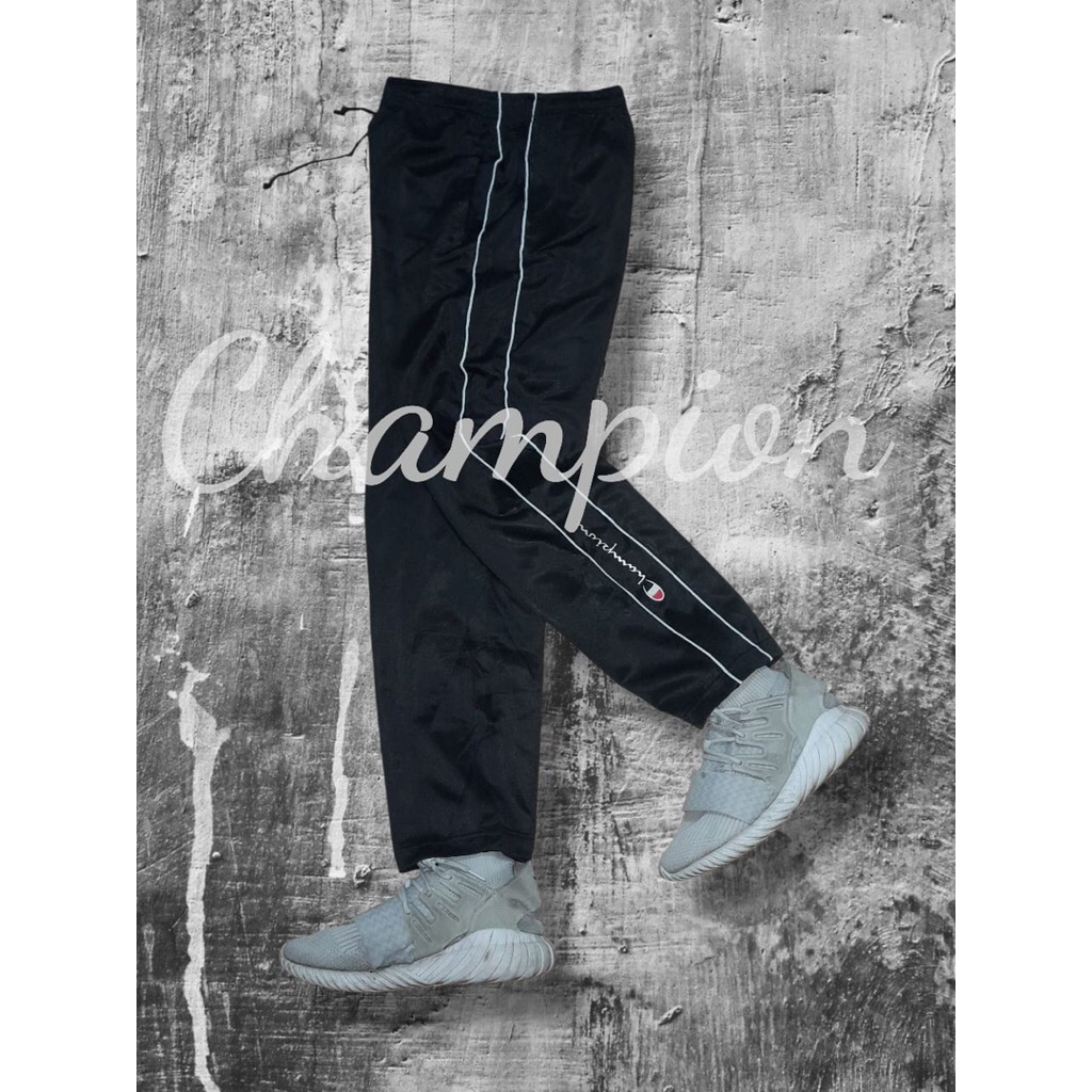 Jogger pants Champion bahan tebal adem warna pekat second preloved
