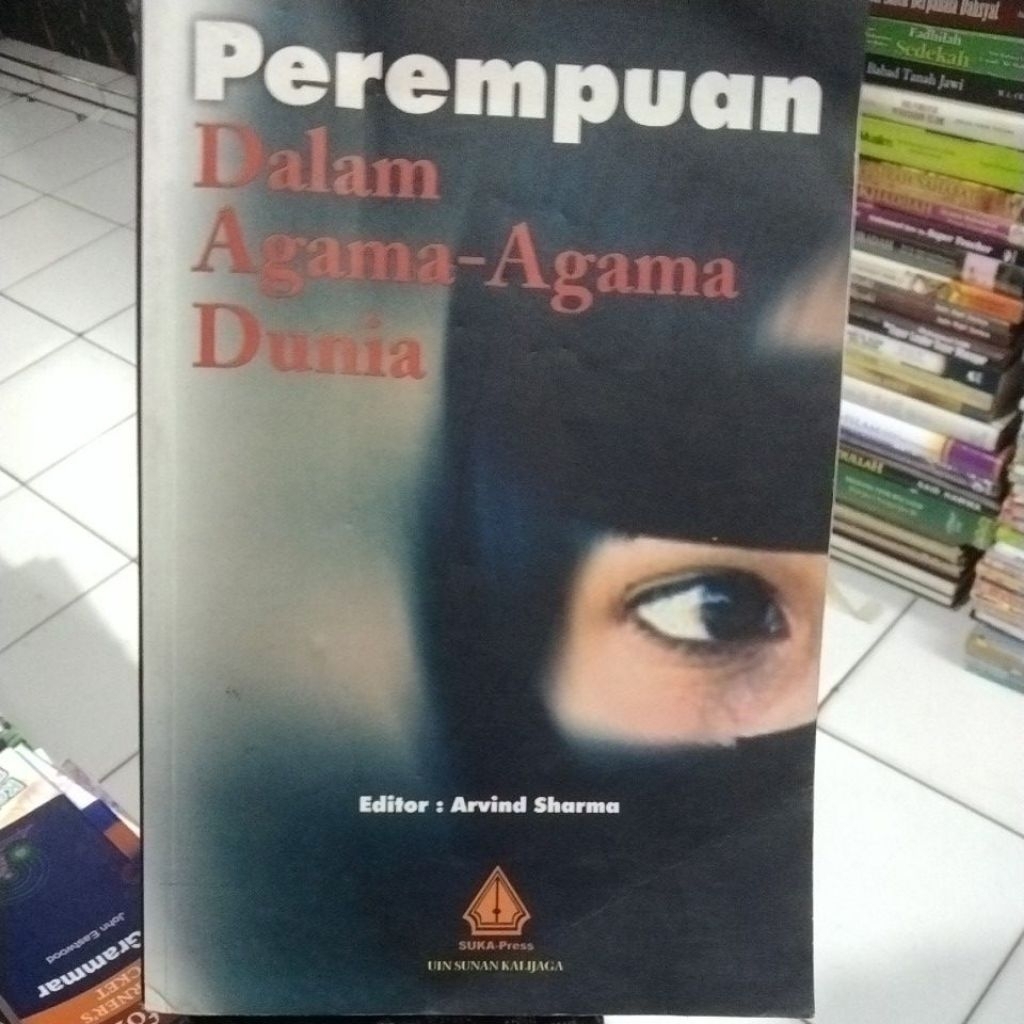 Buku bekas Perempuan dalam agama - agama dunia