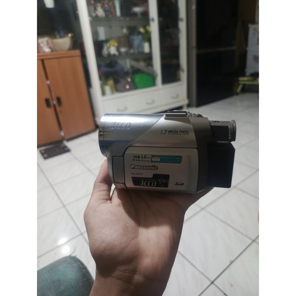 kamera handycam minidv NV-GS75