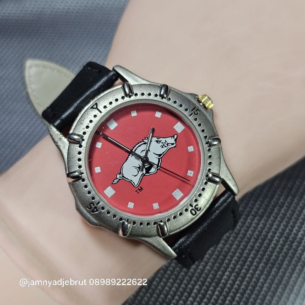 Jam NCAA Arkansas Razorbacks Rhino Red Dial Vintage Bekas