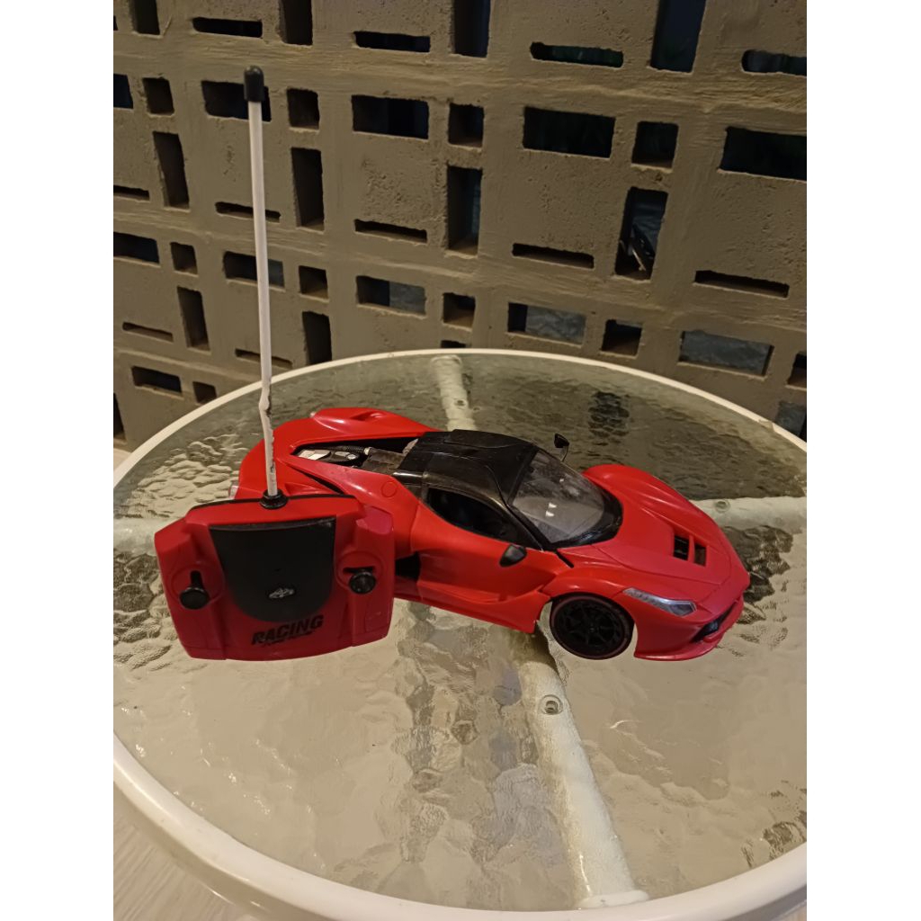RC LaFerrari + Remote (Bekas)