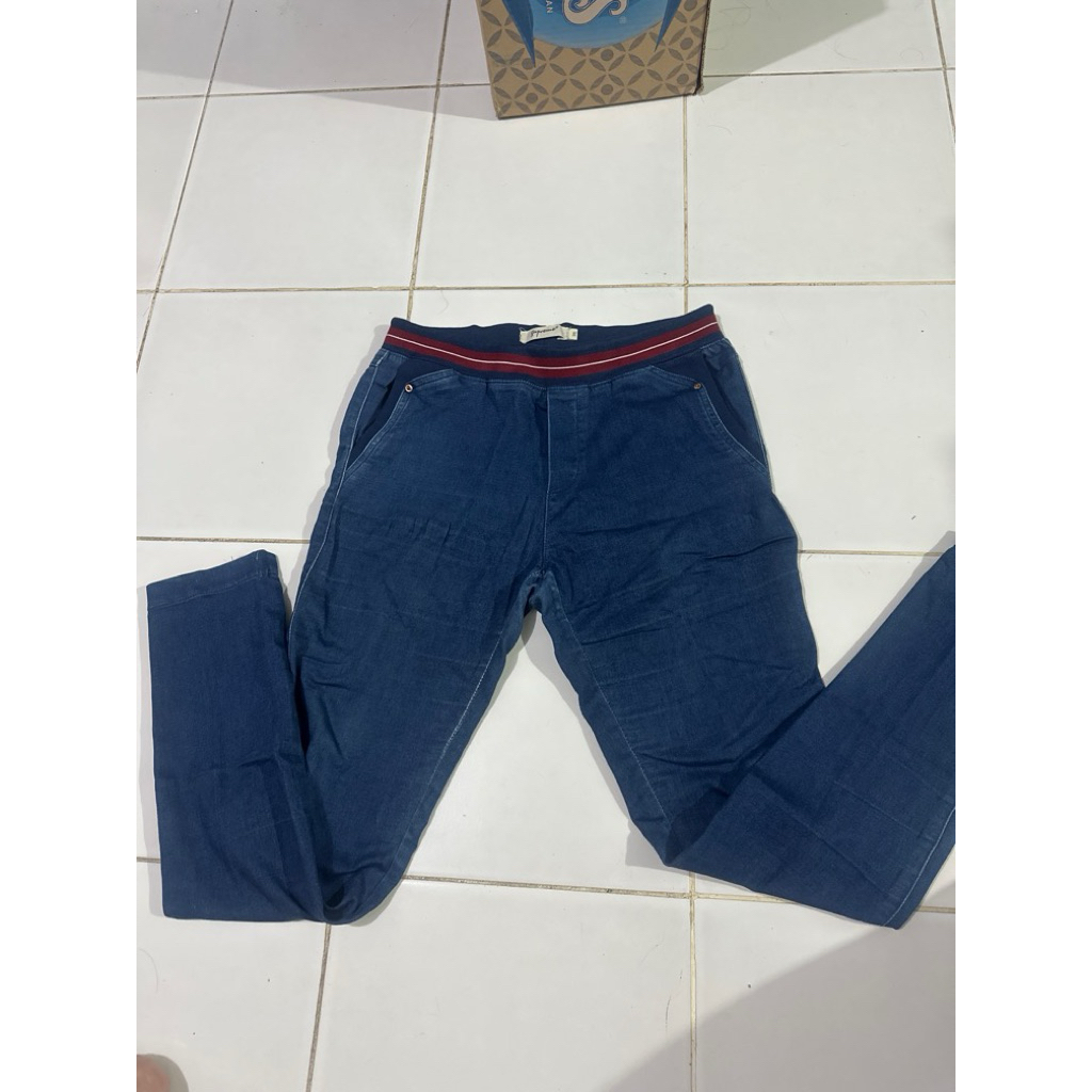 Celana Jeans SUPREME