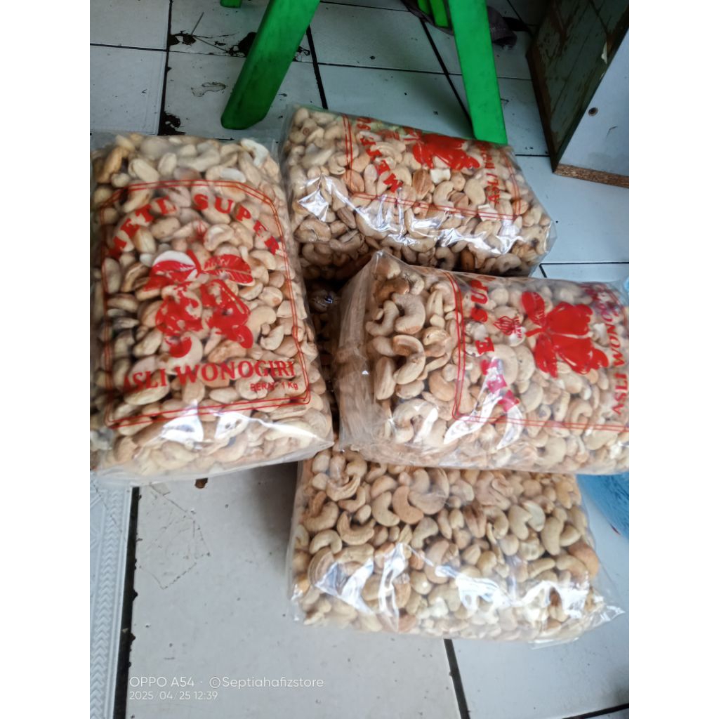 kacang mete/mede utuh   mentah