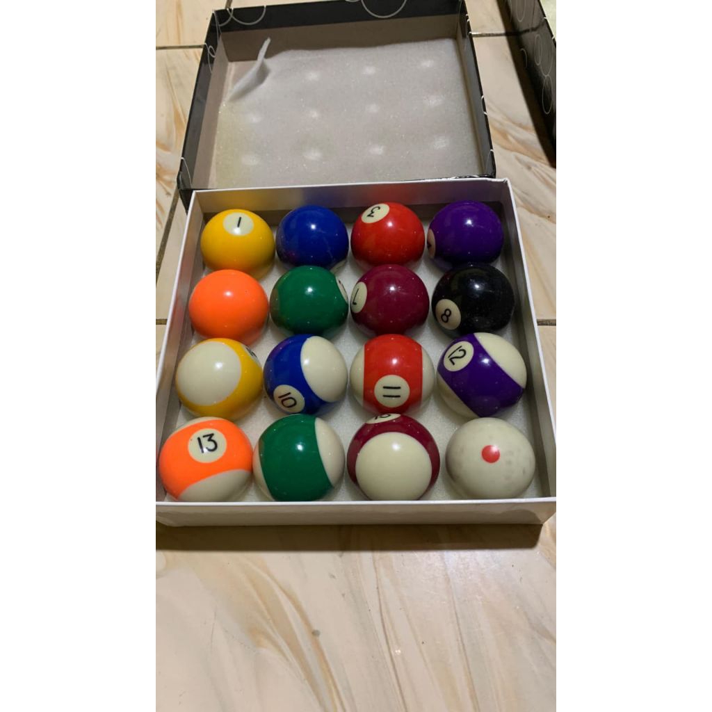 bola biliard ukuran kecil