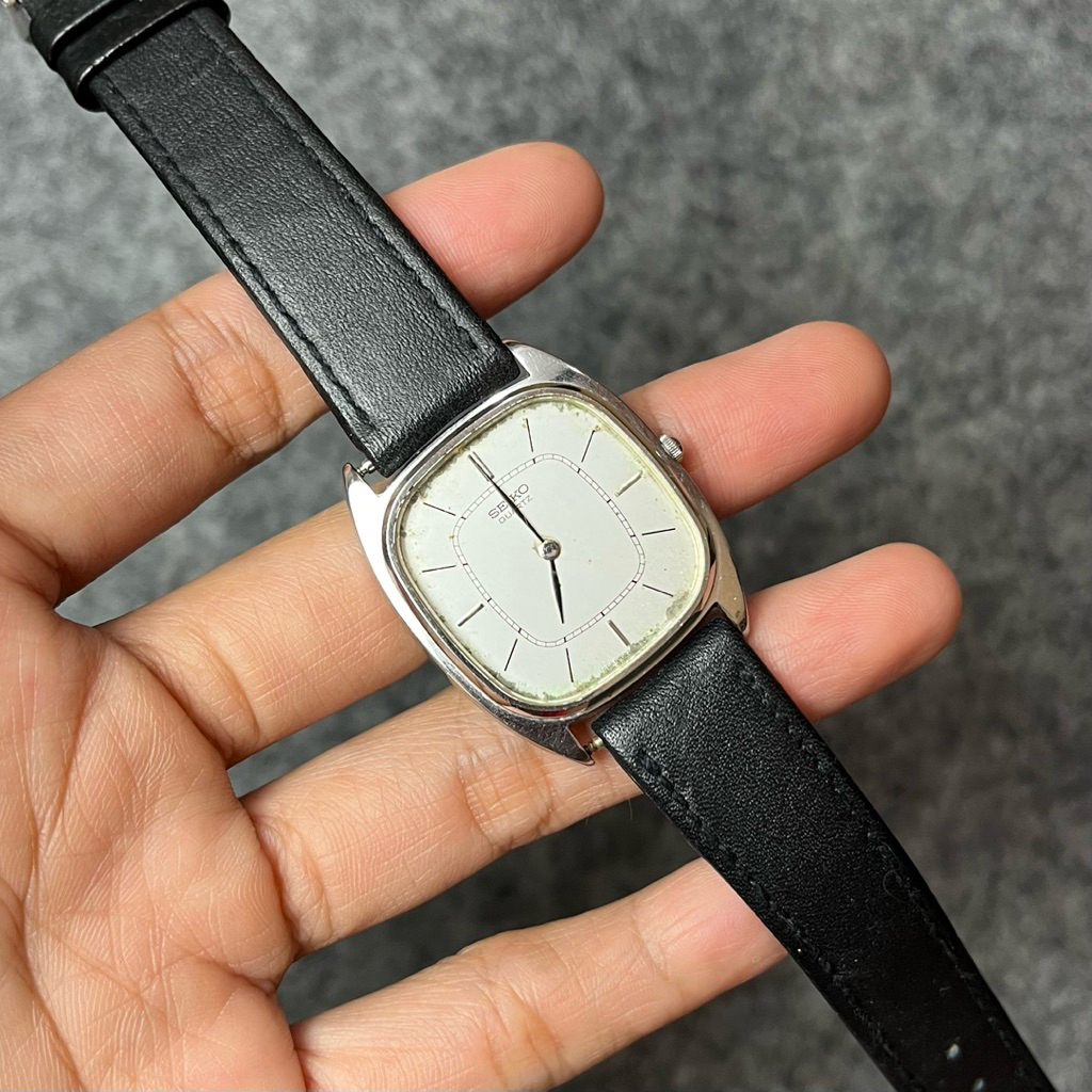 Jam tangan quartz seiko original vintage